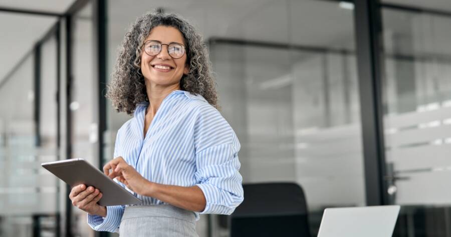 Personal Branding 101: Crafting a Professional Image That Stands Out